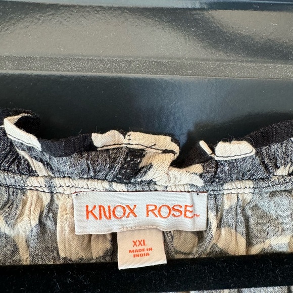 Knox Rose XXL black and cream floral blouse - Picture 3 of 5